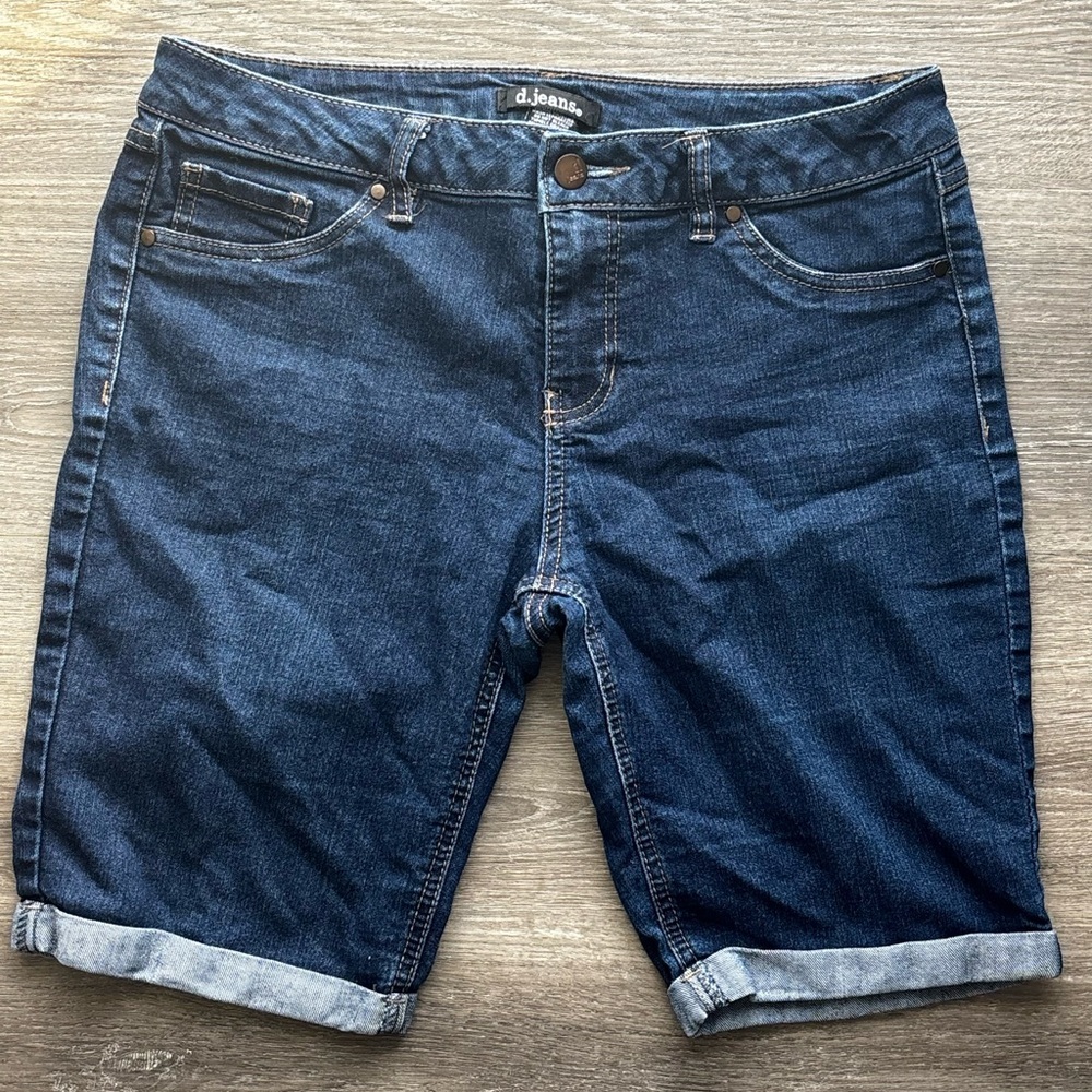 D. Jeans Women's Blue Denim Shorts dark wash bermuda Women’s Size 10